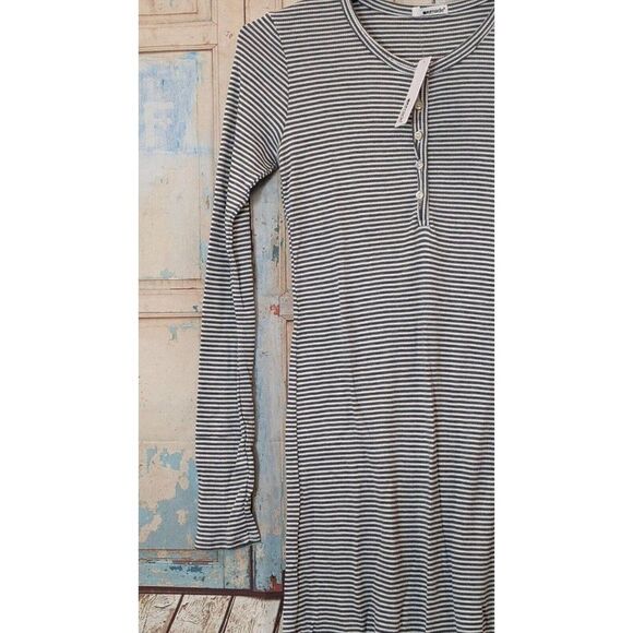 Lamade Womens Size Medium Gray  Striped V Neck Long Sleeve Sweater Dress Stretch - Picture 4 of 7